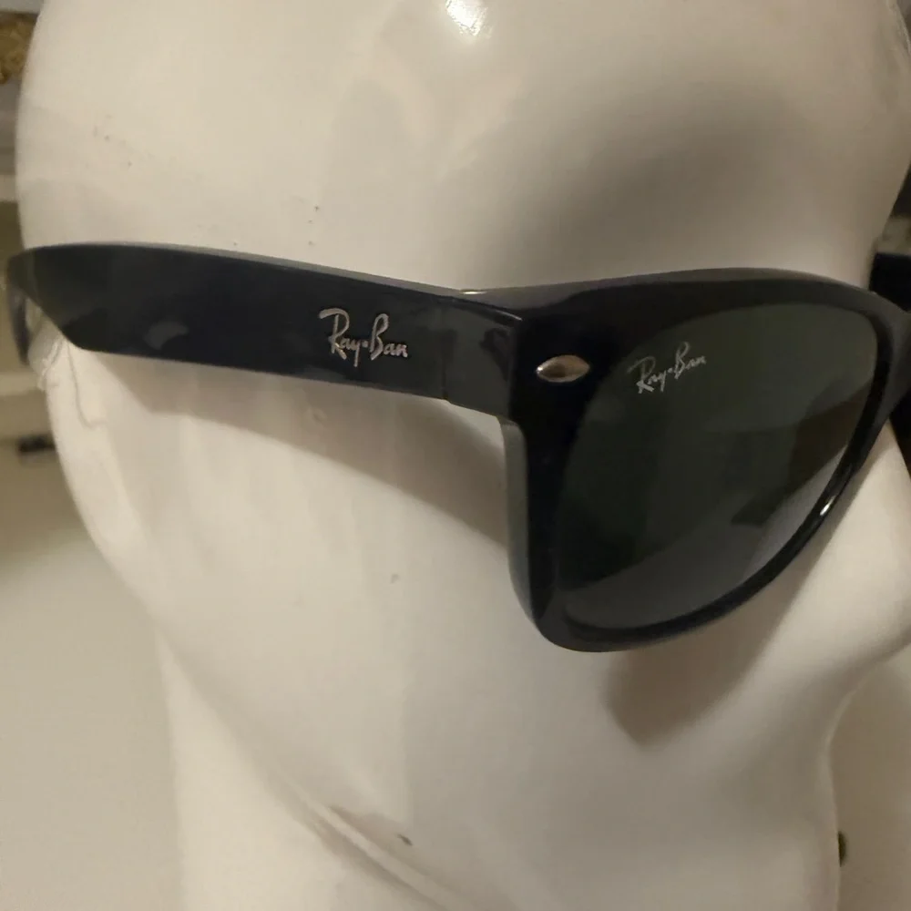 Ray-Ban elegant ray